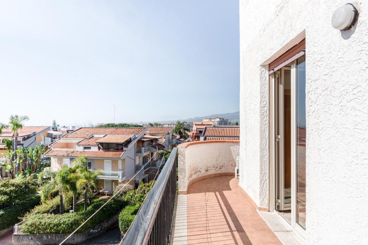 Giardini Naxos Apartment With Terrace Near The Sea エクステリア 写真